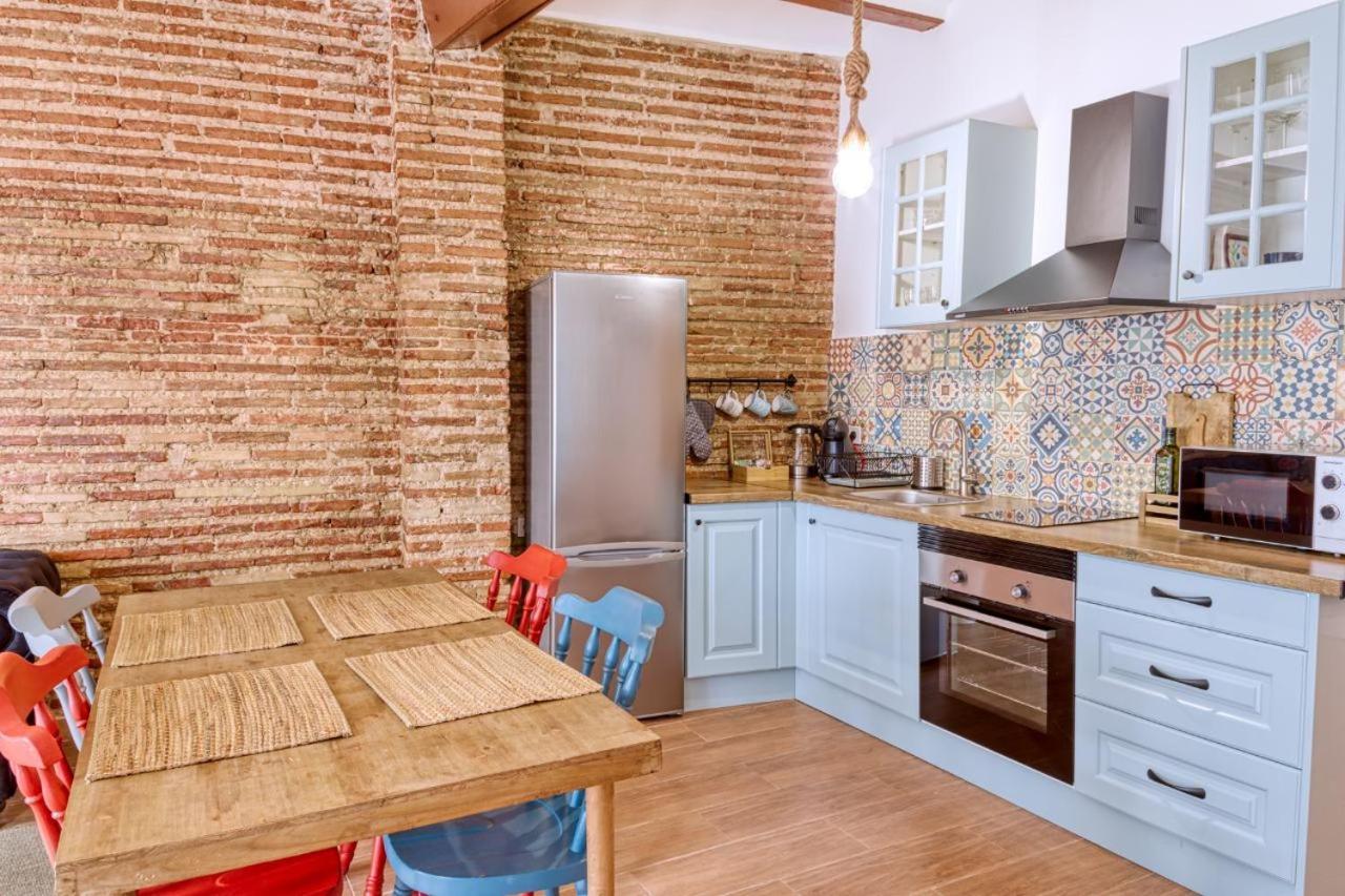 Beams & Bricks Apartment Valencia Luaran gambar