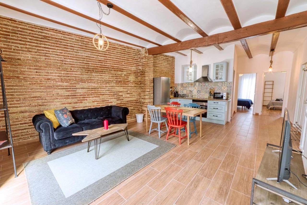 Beams & Bricks Apartment Valencia Luaran gambar