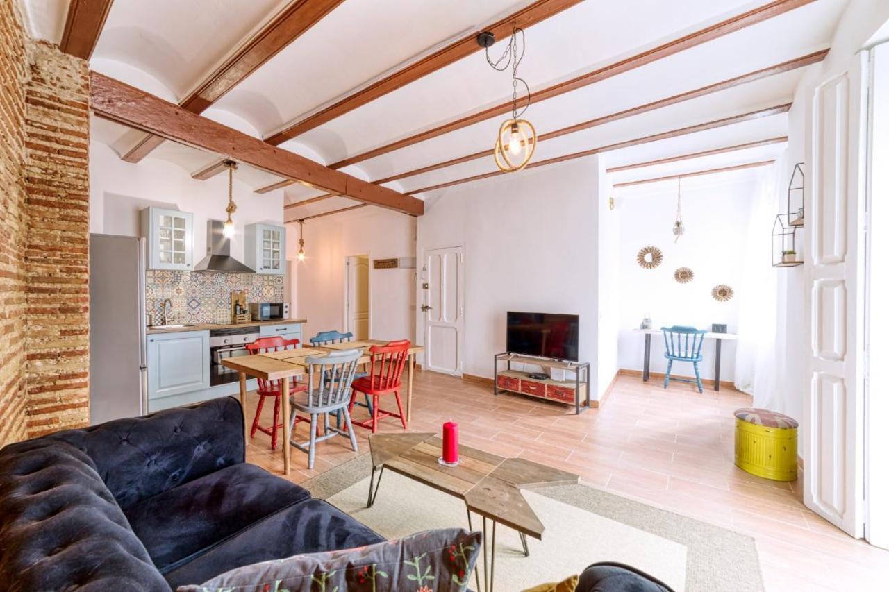 Beams & Bricks Apartment Valencia Luaran gambar