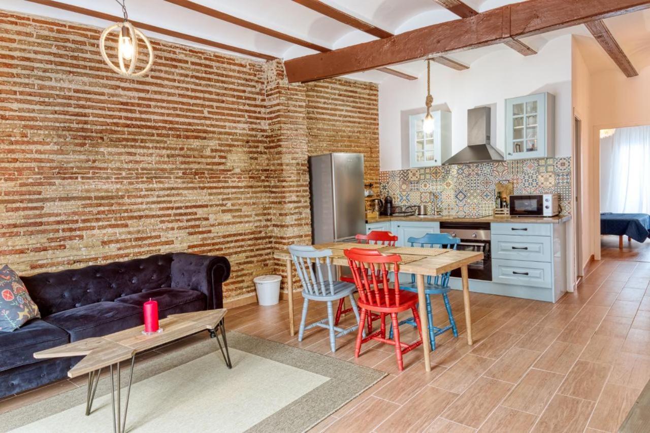 Beams & Bricks Apartment Valencia Luaran gambar