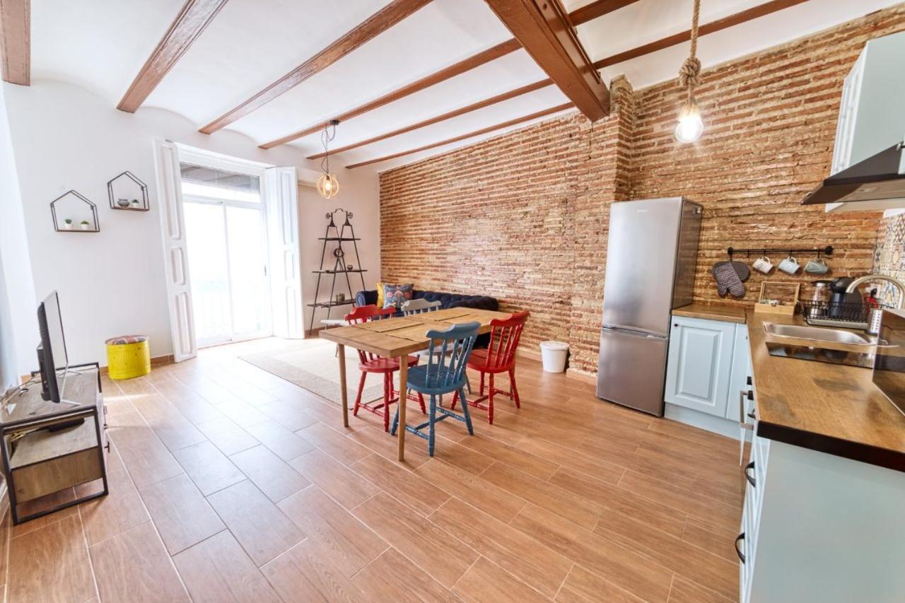 Beams & Bricks Apartment Valencia Luaran gambar