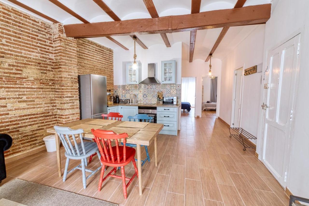 Beams & Bricks Apartment Valencia Luaran gambar