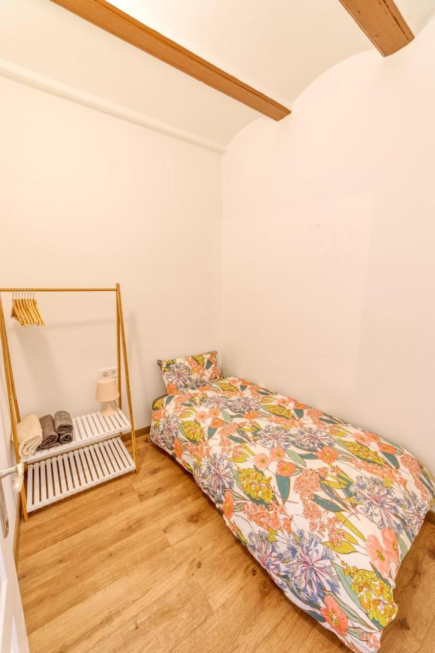 Beams & Bricks Apartment Valencia Luaran gambar
