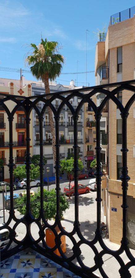Beams & Bricks Apartment Valencia Luaran gambar