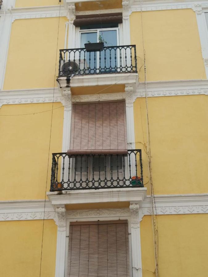 Beams & Bricks Apartment Valencia Luaran gambar